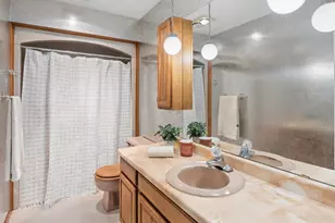 3992 Willowood Ct, Crown Point, IN 46307 - Photo 9