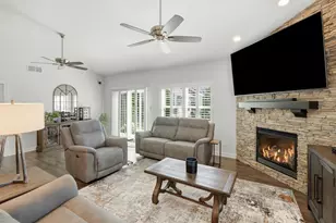 10791 Scarlett Oak Dr, Saint John, IN 46373 - Photo 15