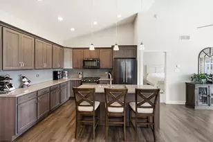 10791 Scarlett Oak Dr, Saint John, IN 46373 - Photo 5