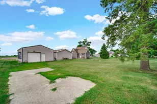 108 E Rensselaer St, Mount Ayr, IN 47964 - Photo 27