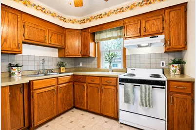 6820 Schneider Avenue, Hammond, IN 46323 - Photo 9