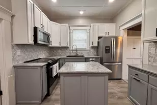 303 N Davis St, Wolcott, IN 47995 - Photo 3