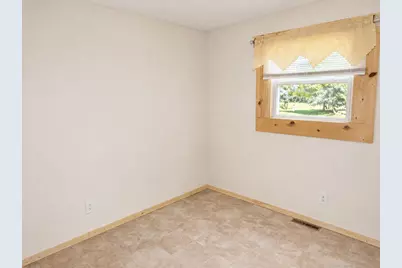 855 N 1025 E, Knox, IN 46534 - Photo 7