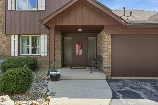 2529 E Lakeshore Dr, Crown Point, IN 46307 - Photo 1