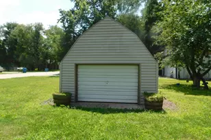 505 8th Ave NW, Demotte, IN 46310 - Photo 3