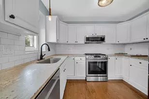 310 Cornwall Cir, Munster, IN 46321 - Photo 9