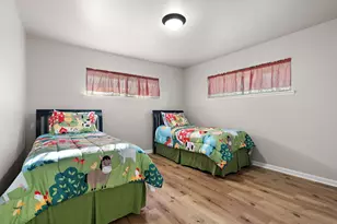 700 W 55th Ave, Merrillville, IN 46410 - Photo 11