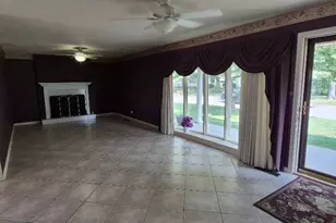 106 W 15th St, La Porte, IN 46350 - Photo 5