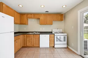 7726 New Hampshire Ave, Hammond, IN 46323 - Photo 9