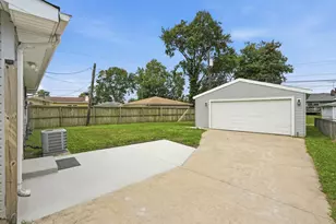 7726 New Hampshire Ave, Hammond, IN 46323 - Photo 3