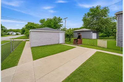 2401 Buchanan Street, Gary, IN 46407 - Photo 5