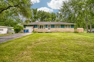 425 E Hilltop Ct, Lowell, IN 46356 - Photo 1