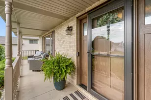 9188 Maple Dr, Saint John, IN 46373 - Photo 5