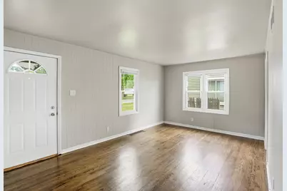 8314 Gordon Drive, Highland, IN 46322 - Photo 5