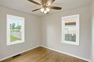 8314 Gordon Dr, Highland, IN 46322 - Photo 11