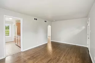 8314 Gordon Dr, Highland, IN 46322 - Photo 7