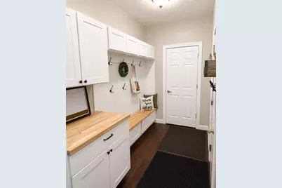 685 Coyote Trail, Kouts, IN 46347 - Photo 7