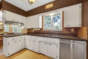 8805 Lee St, Crown Point, IN 46307 - Photo 9