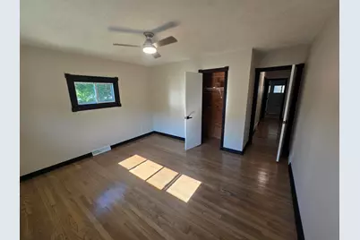 4422 E 20th Court, Gary, IN 46405 - Photo 11