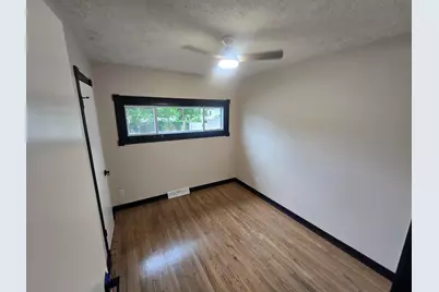 4422 E 20th Court, Gary, IN 46405 - Photo 9