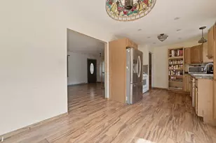 609 Black Oak Dr, Trail Creek, IN 46360 - Photo 3