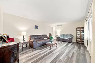 203 N Wiggs St, Griffith, IN 46319 - Photo 3