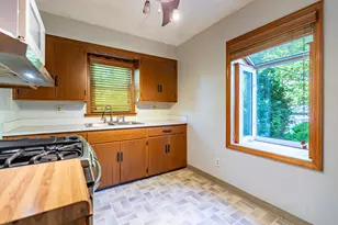 17633 Roy St, Lansing, IL 60438 - Photo 7