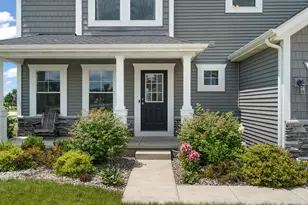 528 Sweetbay St, Valparaiso, IN 46385 - Photo 3