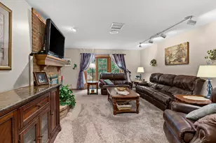 11458 Burr St, Crown Point, IN 46307 - Photo 13