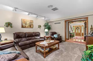 11458 Burr St, Crown Point, IN 46307 - Photo 19