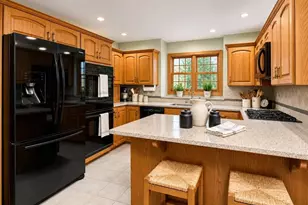 11458 Burr St, Crown Point, IN 46307 - Photo 7