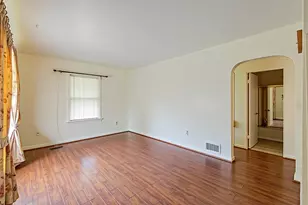 902 173rd St, Hammond, IN 46324 - Photo 5