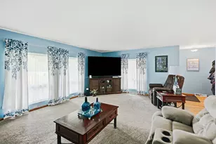 484 E Robbins St, Wheatfield, IN 46392 - Photo 3