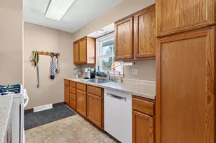 3502 44th St, Highland, IN 46322 - Photo 9