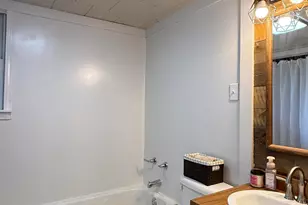 509 W Davis St, Hamlet, IN 46532 - Photo 9