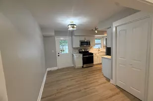 9151 Cottage Grove Pl, Highland, IN 46322 - Photo 5
