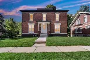 204 Brown St, Valparaiso, IN 46383 - Photo 1
