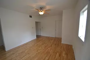 555 S Locust St, Valparaiso, IN 46383 - Photo 15