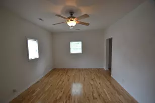 555 S Locust St, Valparaiso, IN 46383 - Photo 13