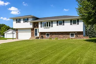 406 Northfield Ln, Valparaiso, IN 46383 - Photo 1
