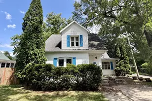 406 Locust St, Valparaiso, IN 46383 - Photo 1