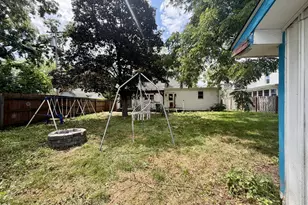 406 Locust St, Valparaiso, IN 46383 - Photo 3