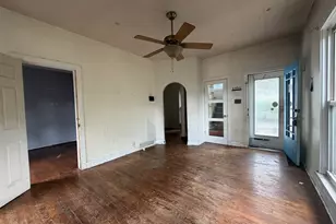 406 Locust St, Valparaiso, IN 46383 - Photo 5