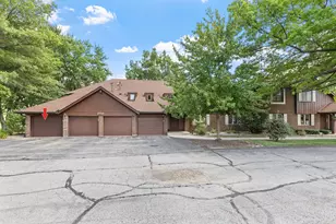 2511 E Lakeshore Dr, Crown Point, IN 46307 - Photo 1