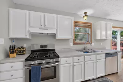 6635 Hawthorne Avenue, Portage, IN 46368 - Photo 13