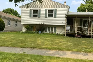 8207 Grace St, Highland, IN 46322 - Photo 3
