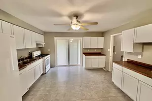 70 N Hillcrest Ave, Hobart, IN 46342 - Photo 9