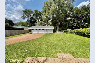 70 N Hillcrest Avenue, Hobart, IN 46342 - Photo 5