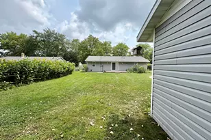 70 N Hillcrest Ave, Hobart, IN 46342 - Photo 23