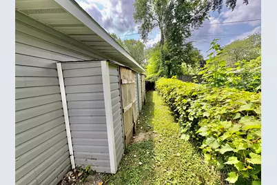 70 N Hillcrest Avenue, Hobart, IN 46342 - Photo 23